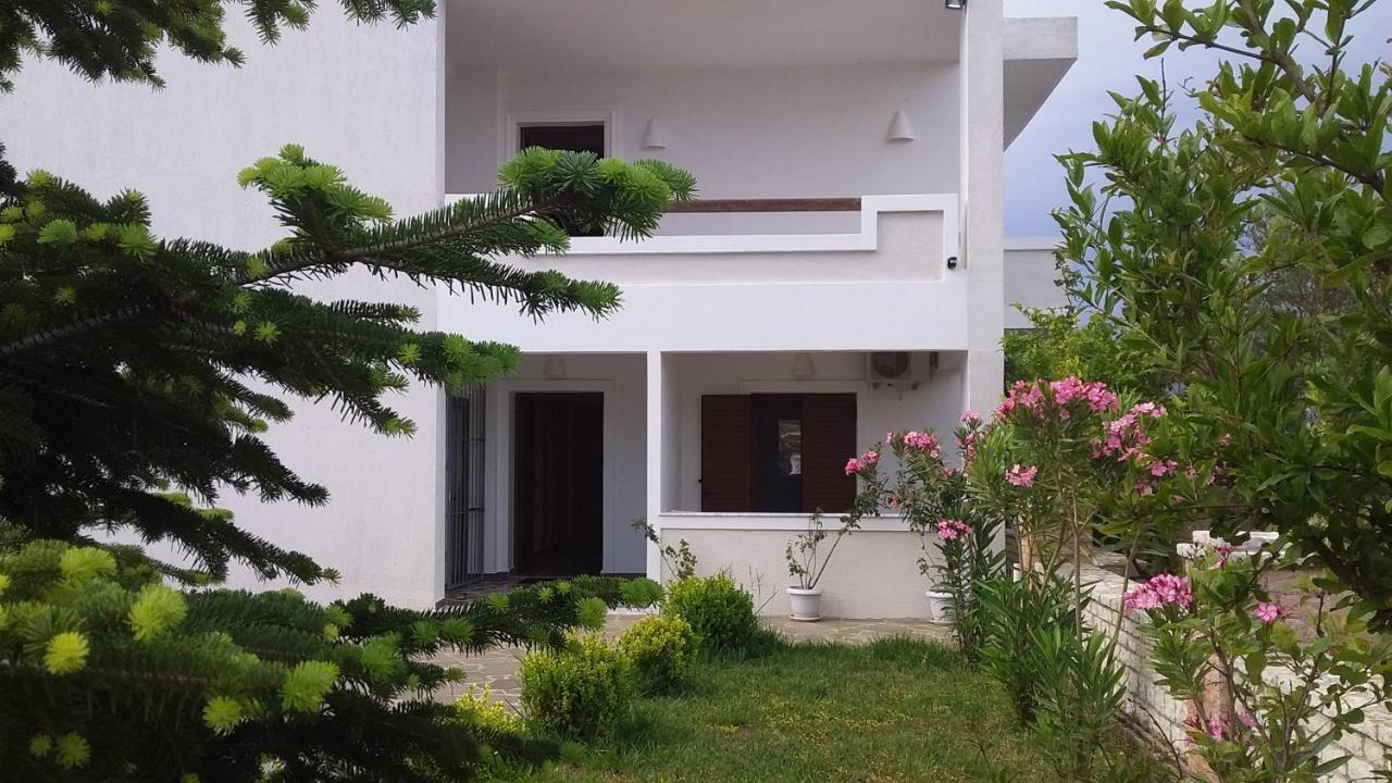 Mihal Suites Sarandë Exteriör bild