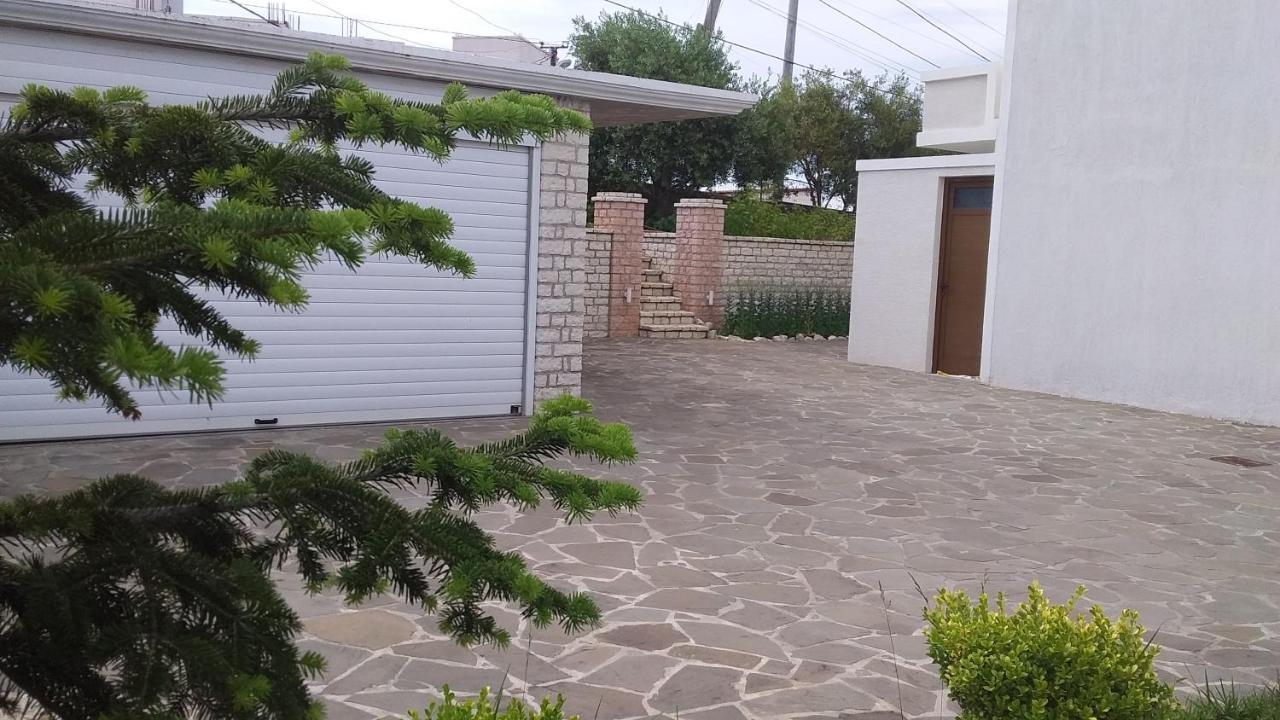 Mihal Suites Sarandë Exteriör bild