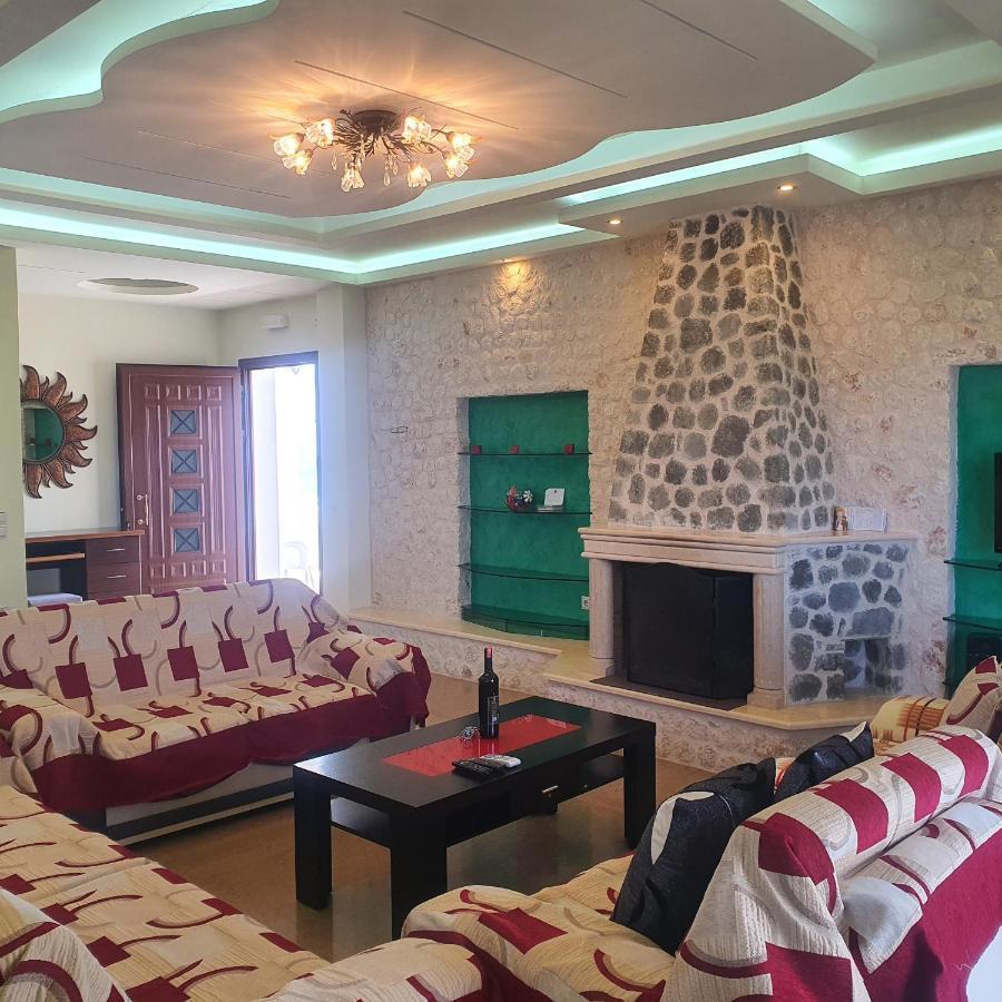 Mihal Suites Sarandë Exteriör bild