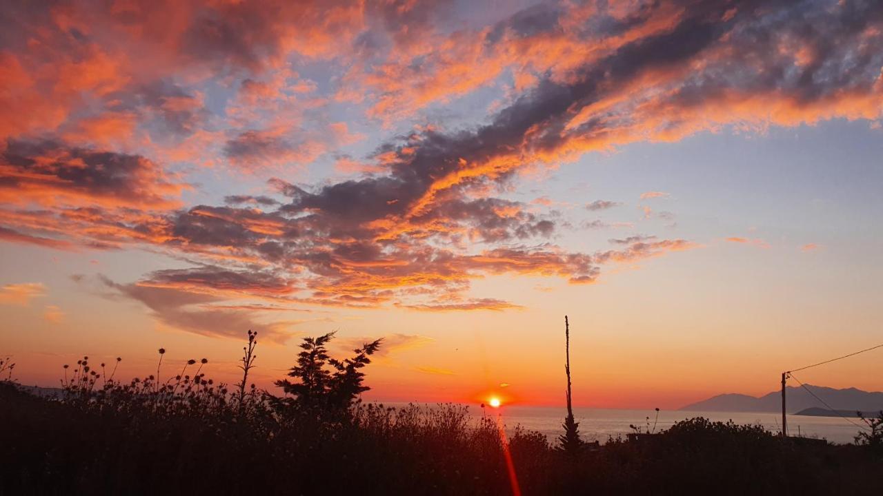 Mihal Suites Sarandë Exteriör bild