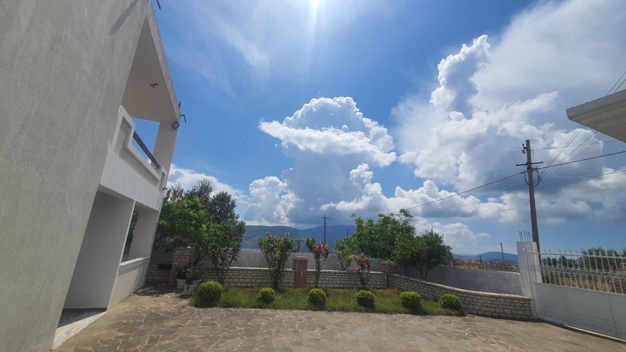 Mihal Suites Sarandë Exteriör bild