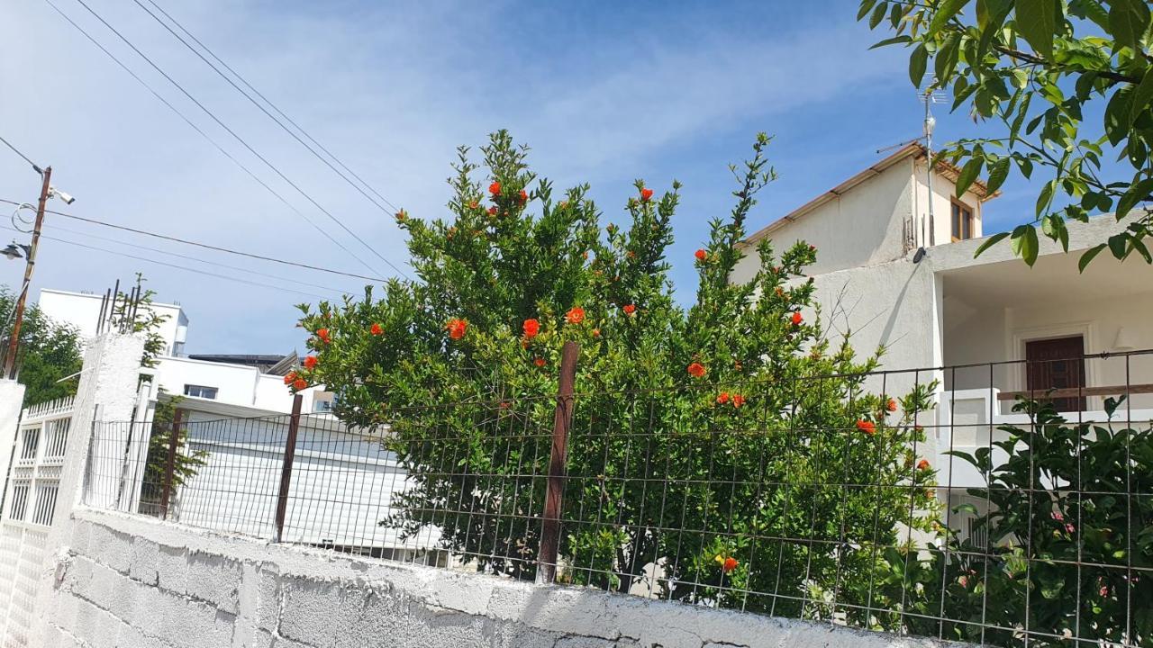 Mihal Suites Sarandë Exteriör bild