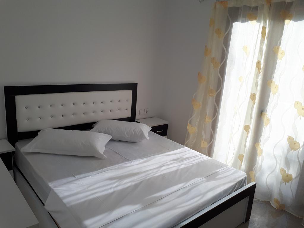 Mihal Suites Sarandë Exteriör bild