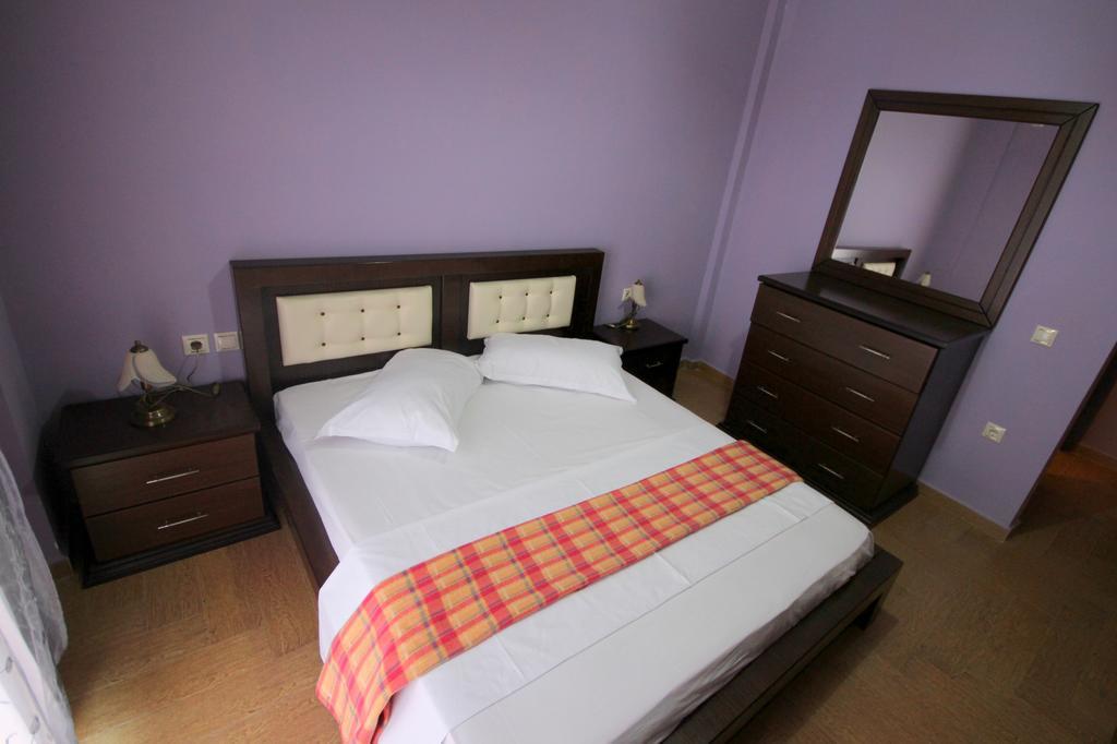 Mihal Suites Sarandë Exteriör bild