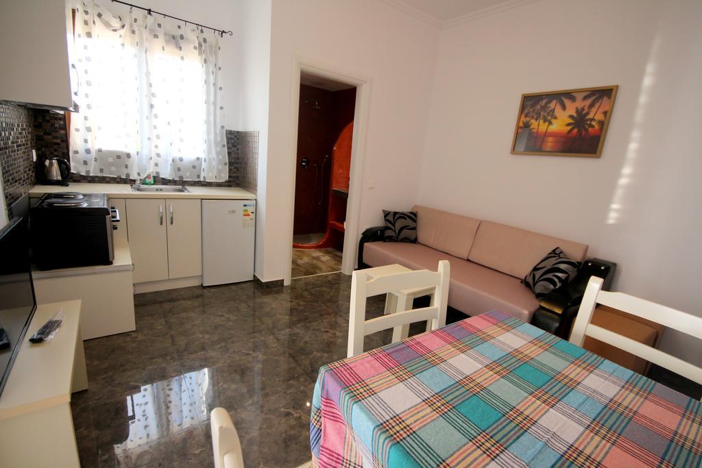 Mihal Suites Sarandë Exteriör bild
