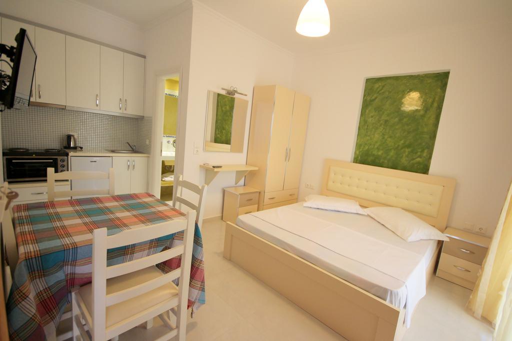Mihal Suites Sarandë Exteriör bild